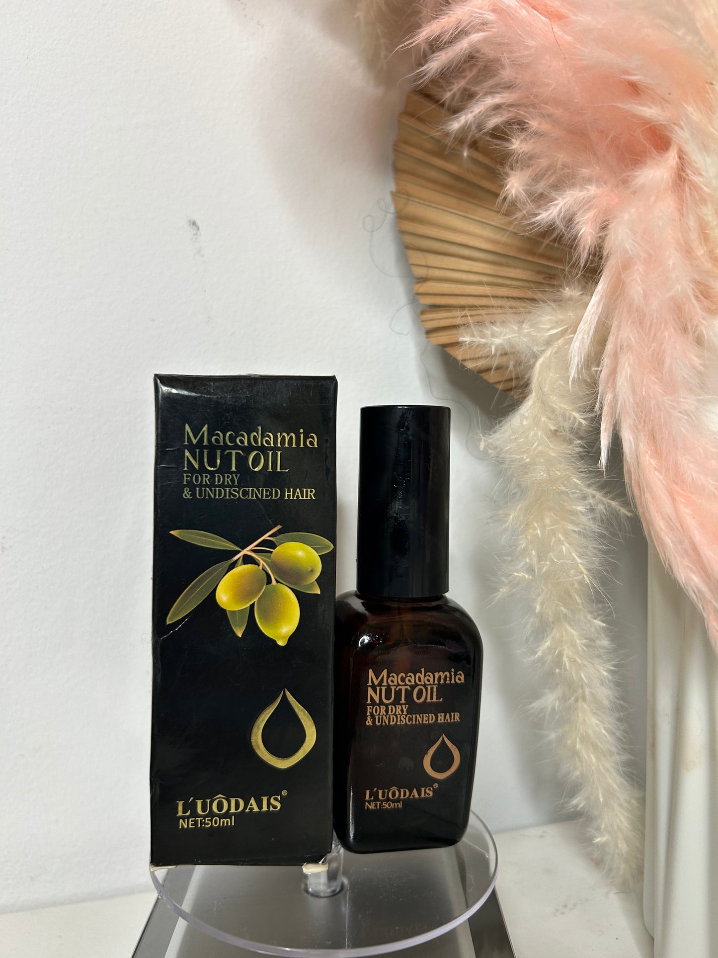 Macadamia nut oil